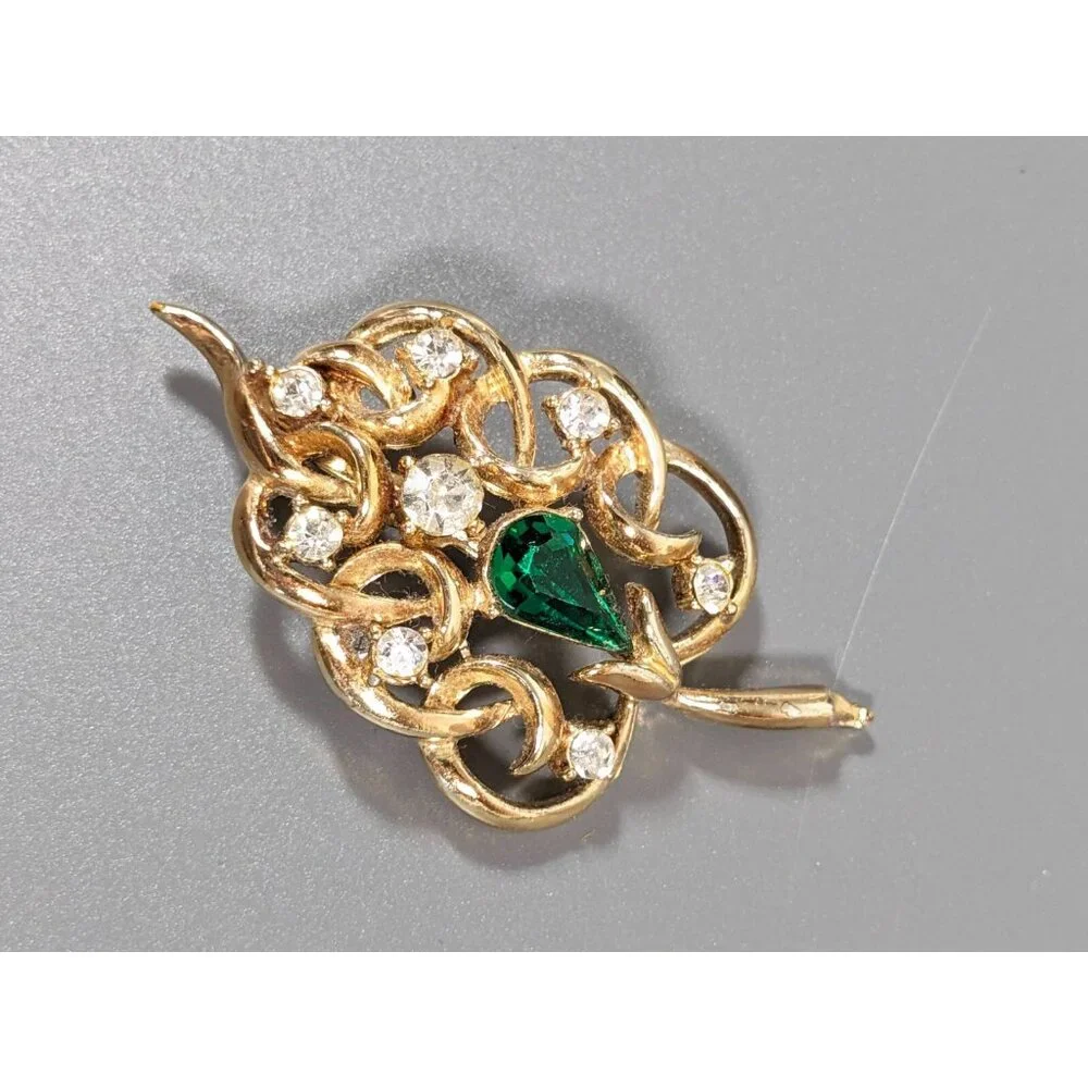 Vintage Green Teardrop Rhinestone Open‎ Work Leaf Gold Tone Brooch Pin